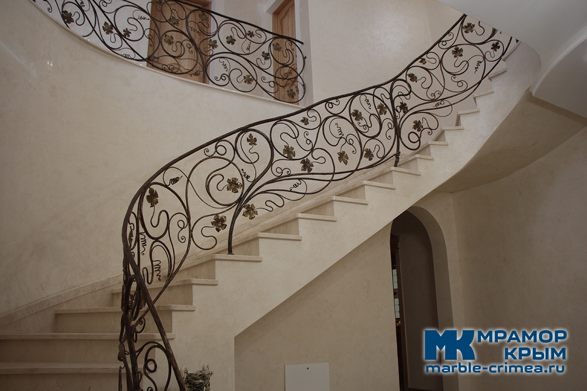 Лестница из мрамора Лестница из мрамора