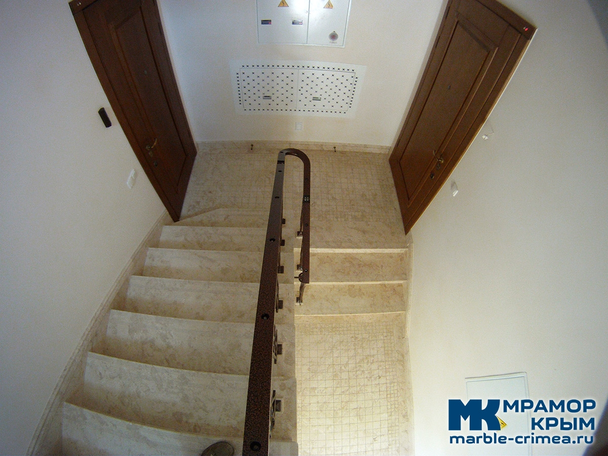 Мраморная лестница Мраморная лестница