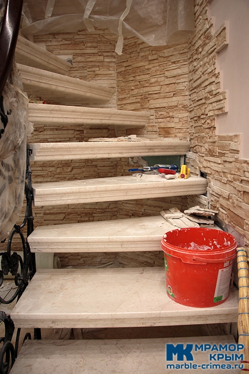 Мраморная лестница в Ялте Мраморная лестница в Ялте