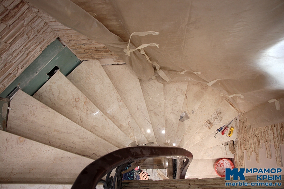 Мраморная лестница в Ялте Мраморная лестница в Ялте