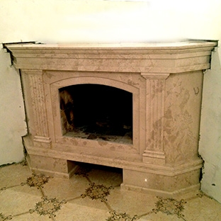 Каминный портал из мрамора в Севастополе Каминный портал из мрамора в Севастополе