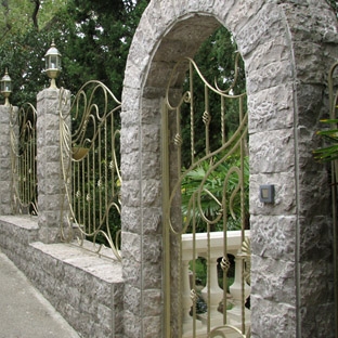 Облицовка фасада натуральным камнем